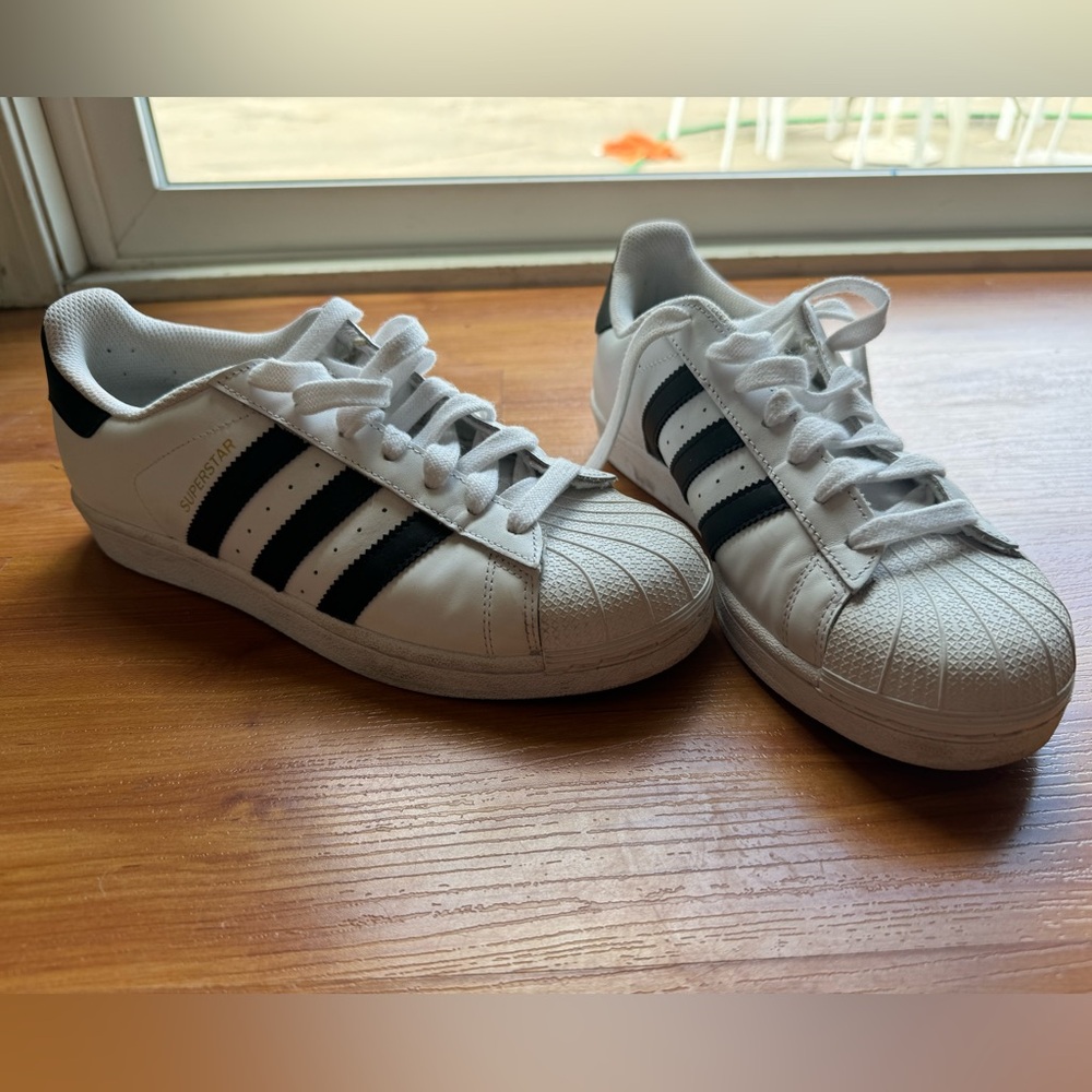 Adidas Superstar white core black stripes size 8.5 Women’s
